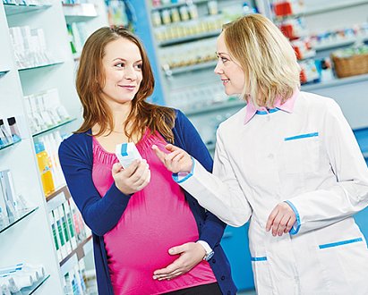 Покупатель в аптеке – беременная