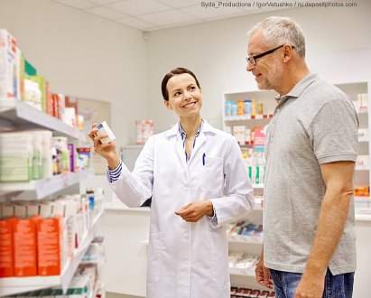 Посетитель аптеки жалуется на боль в спине: чем поможет фармацевт
